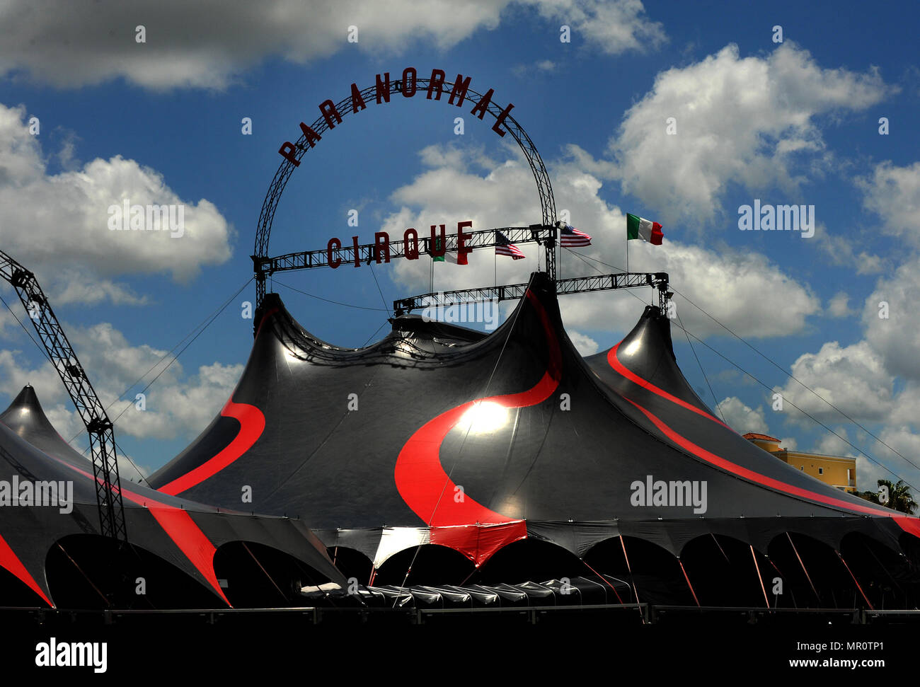 Palmetto, Florida, USA. 23rd May, 2018. The Paranormal Cirque circus tent is seen during a media preview on May 23, 2018 in Palmetto, Florida. The new Paranormal Cirque, created by Manuel Rebecca, the president and owner of Cirque Italia, is in rehearsals for its first ever performance in Palmetto, Florida on June 7, 2018. The circus combines horror, stunts, illusions, theater, and cabaret, and is designed for an adult audience. (Paul Hennessy/Alamy) Credit: Paul Hennessy/Alamy Live News Stock Photo
