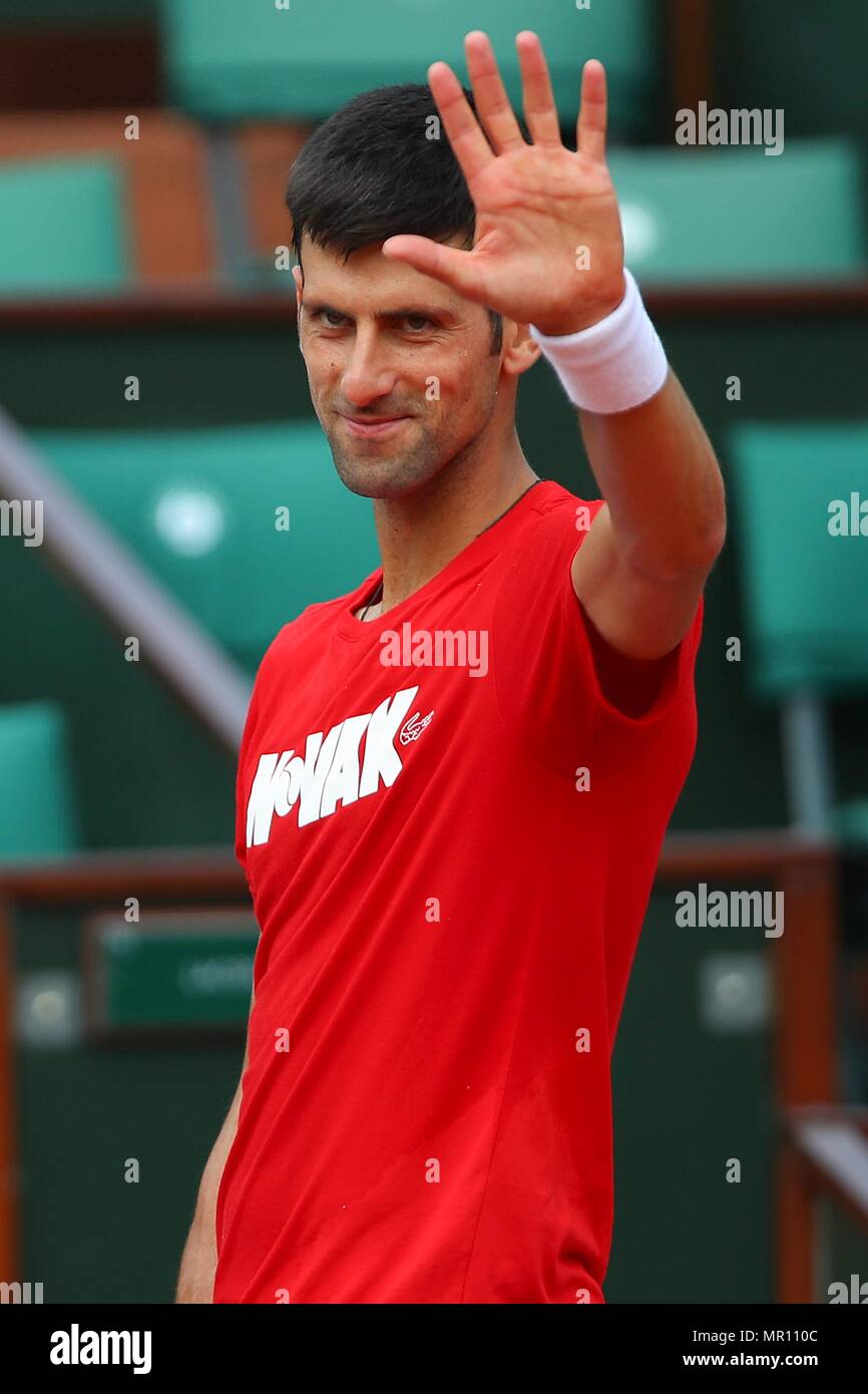 Paris, Frankreich. 24th May, 2018. Paris, France 21st May - 10th June 2018: French Open - 2018 Novak Djokovic (SRB), action/single image/gesture/gesture/gesticulated/| usage worldwide Credit: dpa/Alamy Live News Stock Photo
