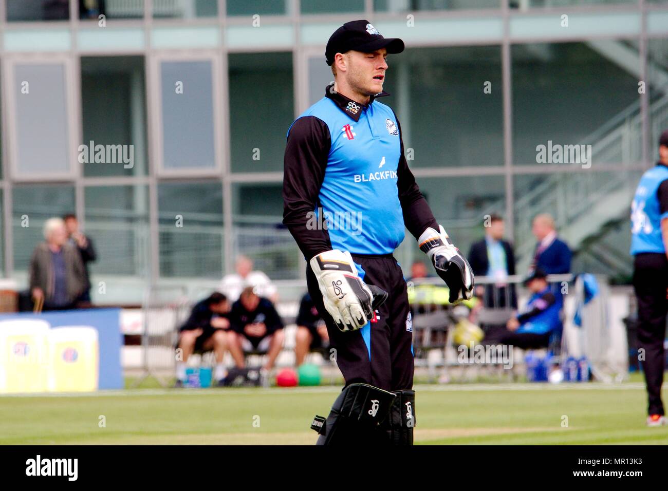 Gosforth, England, 25 May 2018. Ben Cox, wicket keeper for Worcestershire,  playing against Durham in the Royal London One Day match at Roseworth  Terrace. Credit: Colin Edwards/Alamy Live News Stock Photo - Alamy
