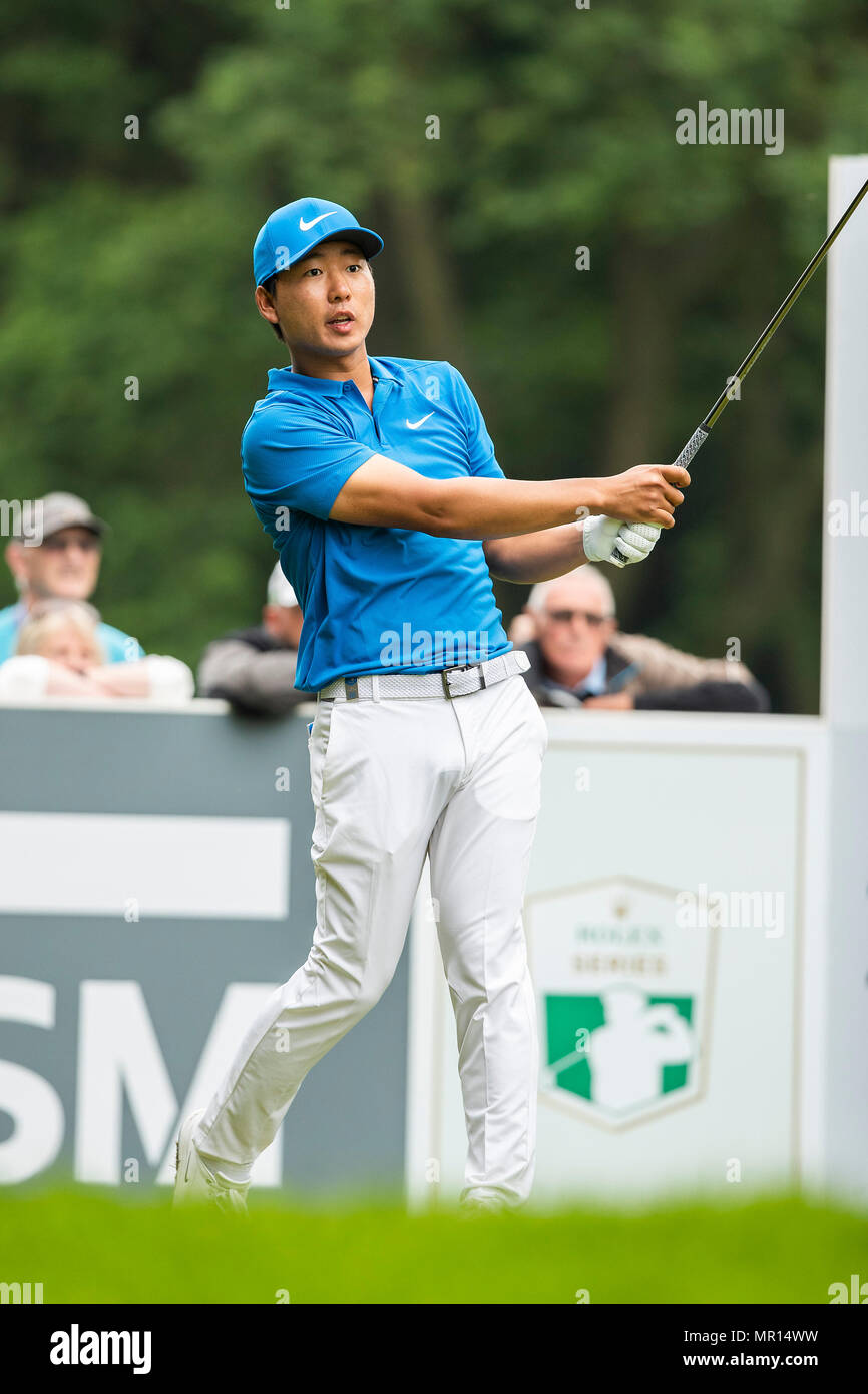 Wentworth Club, Virginia Water, UK. 25th May, 2018. BMW PGA Championship at Wentworth, round 2; Rak Hyun Cho (KOR) hitting driver at the third hole Credit: Action Plus Sports/Alamy Live News Stock Photo