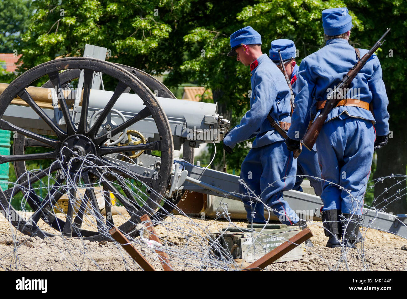 75mm french model 1897 hi-res stock photography and images - Alamy