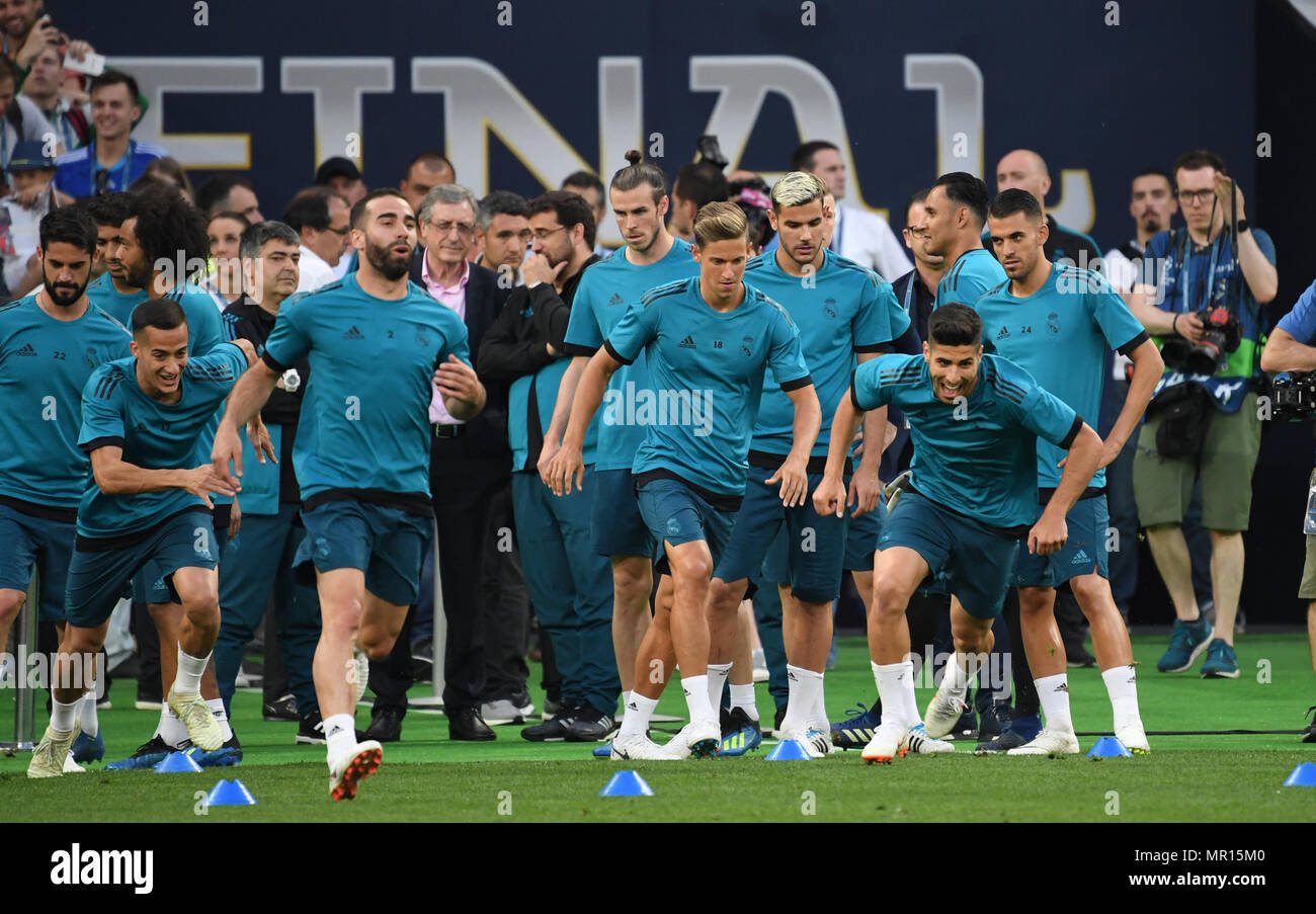 Real madrid cheap training jersey 2018
