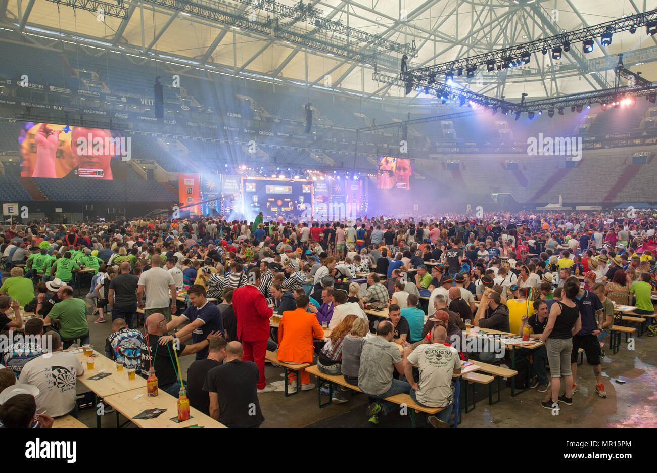German darts masters hi-res stock photography and images - Alamy