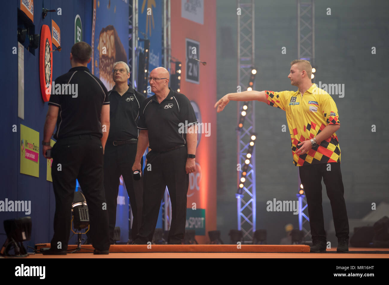 German Darts Masters High Resolution Stock Photography and Images - Alamy