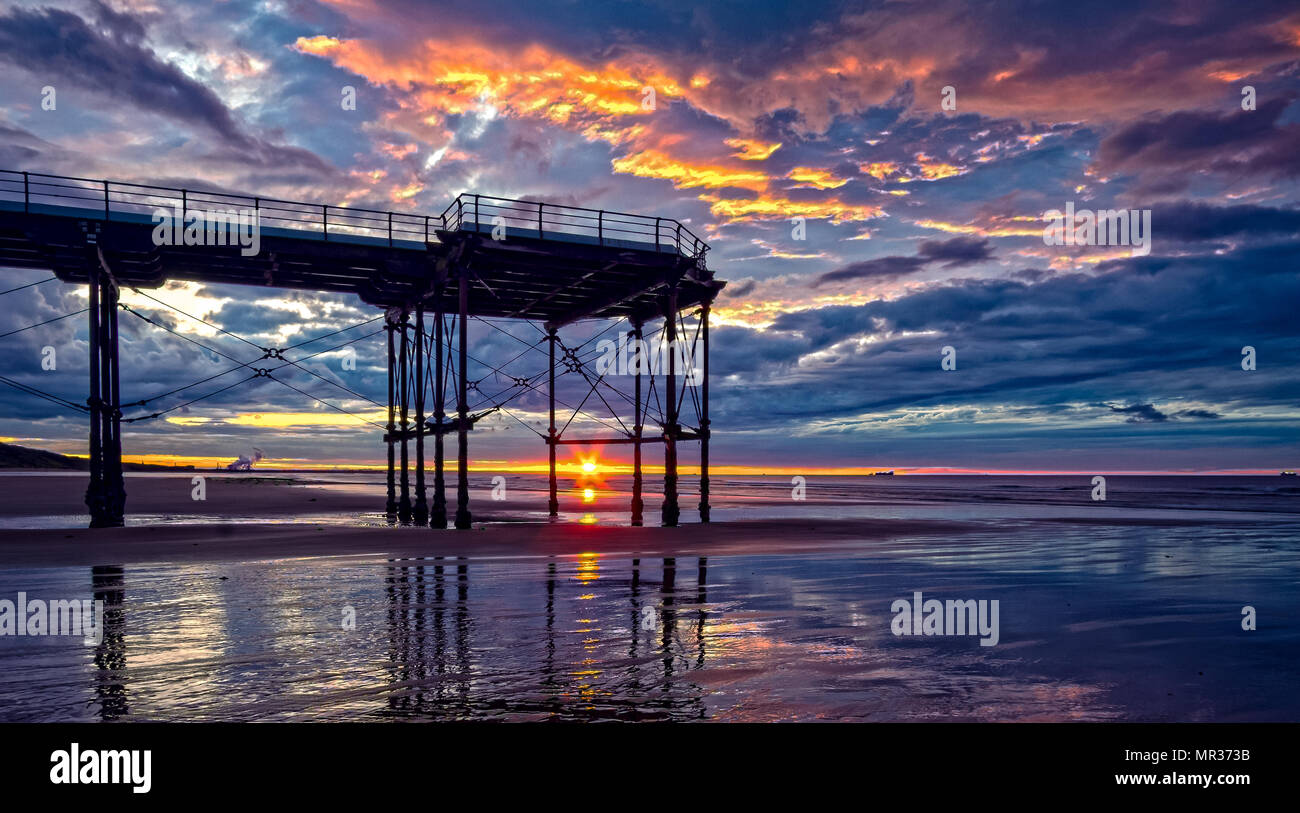 Dramatic Summer Sunset, Saltburn-by-the-Sea iron pier North Yorkshire Stock Photo