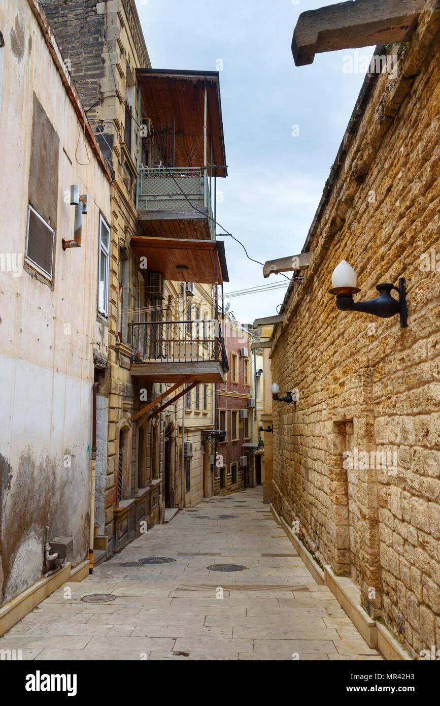 Улицы старого баку. Ичери-шехер. Узкие улочки баку. Старый город ичери шехер в баку. Старый город ичери шехер в баку.