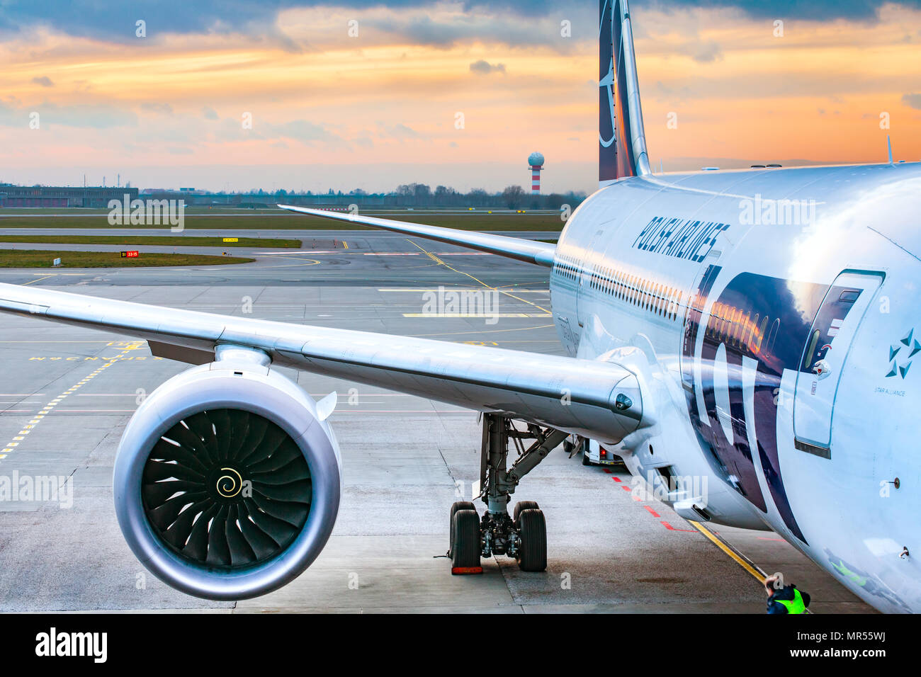 Pll lot lot polish airlines plane hi-res stock photography and images -  Alamy