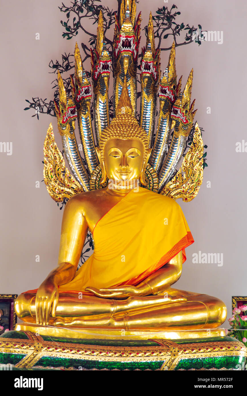 Statue in the temple Wat Pho (Temple of the Reclining Buddha), Bangkok ...