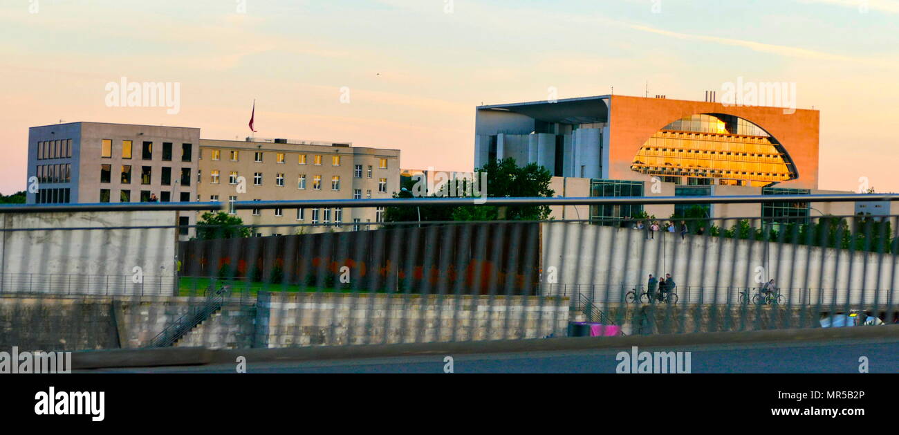 Photograph of the exterior of the German Chancellery, Berlin, Germany. The German Chancellery (Bundeskanzleramt) is an agency serving the executive office of the Chancellor of Germany, the head of the federal government. Dated 21st Century Stock Photo