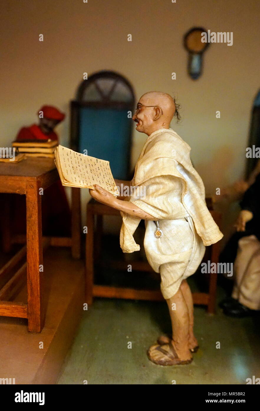 Non cooperation movement gandhi hi-res stock photography and ...
