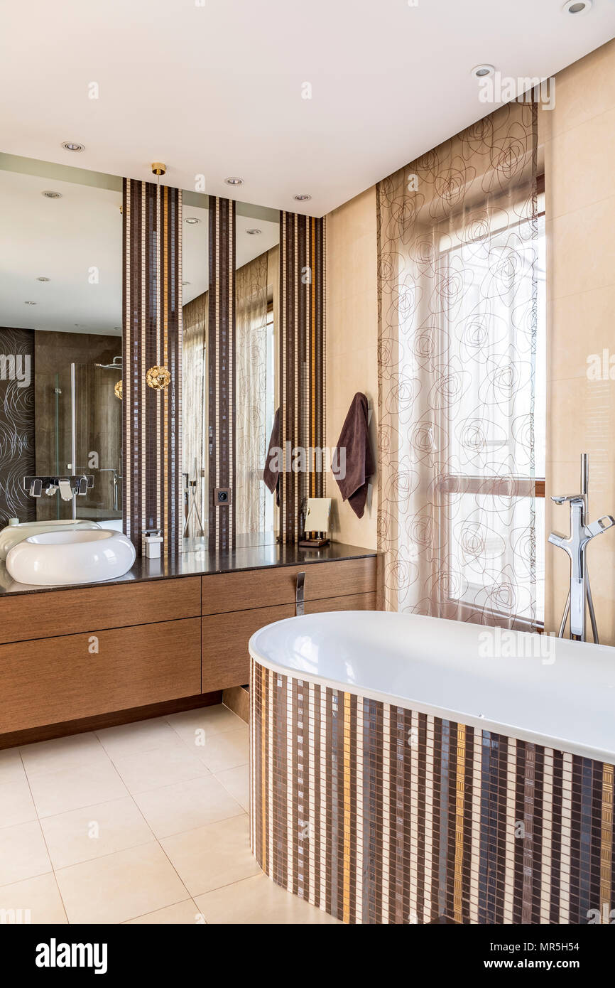 Plunge bath hires stock photography and images Alamy