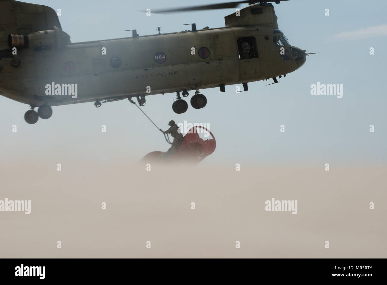 External load maneuver hi-res stock photography and images - Alamy