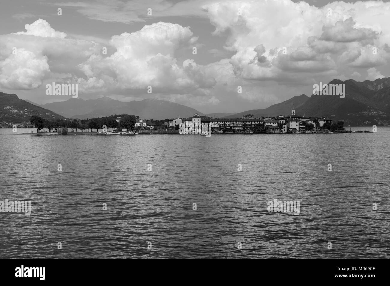 Isola Pescatori, Isole Borromee, Stresa, Verbano-Cusio-Ossola, Piemonte, Italia. Isola Pescatori: island of Lake Maggiore, Piedmont, Italy Stock Photo
