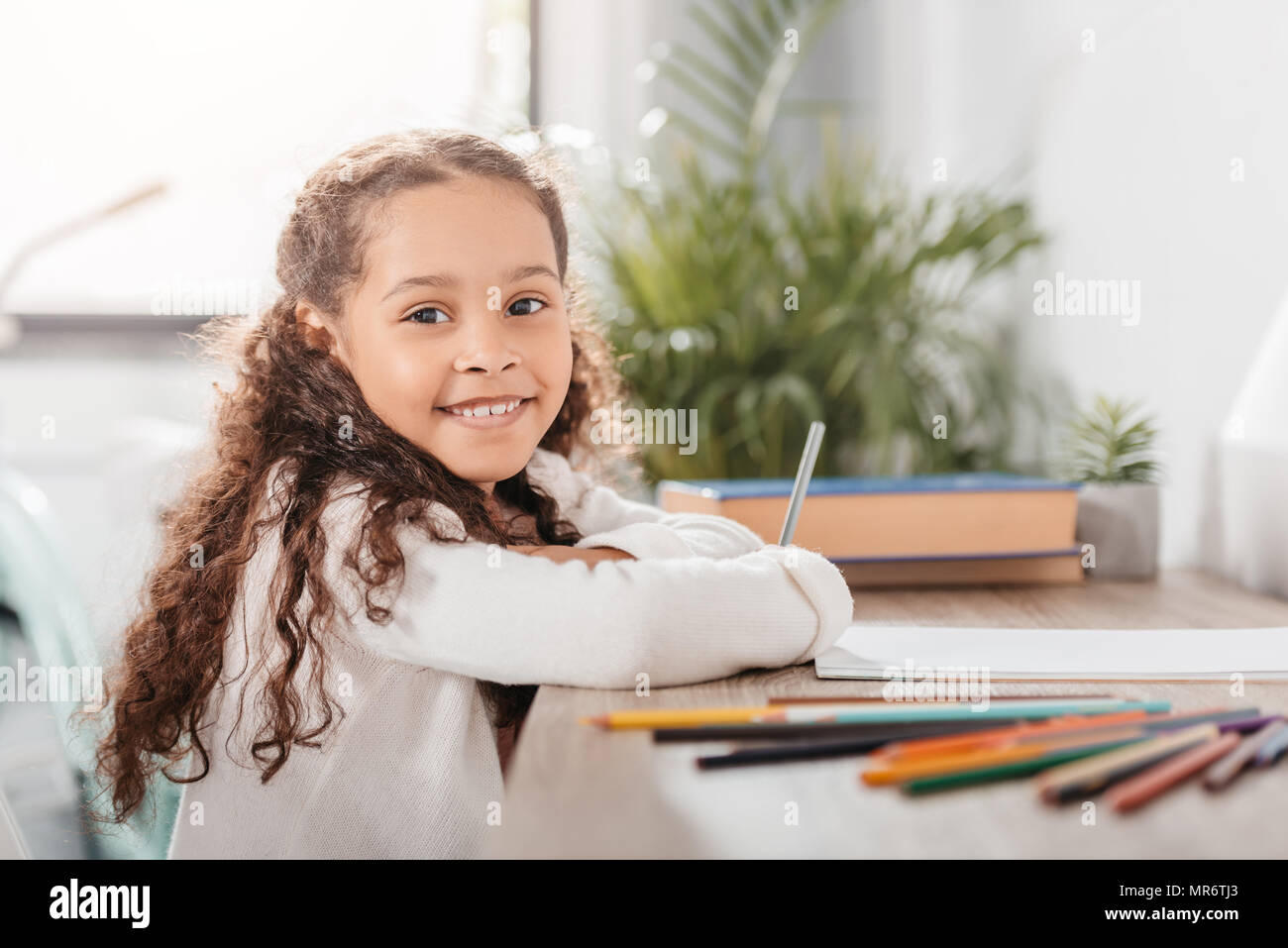 African colorful hair girl hi-res stock photography and images - Alamy