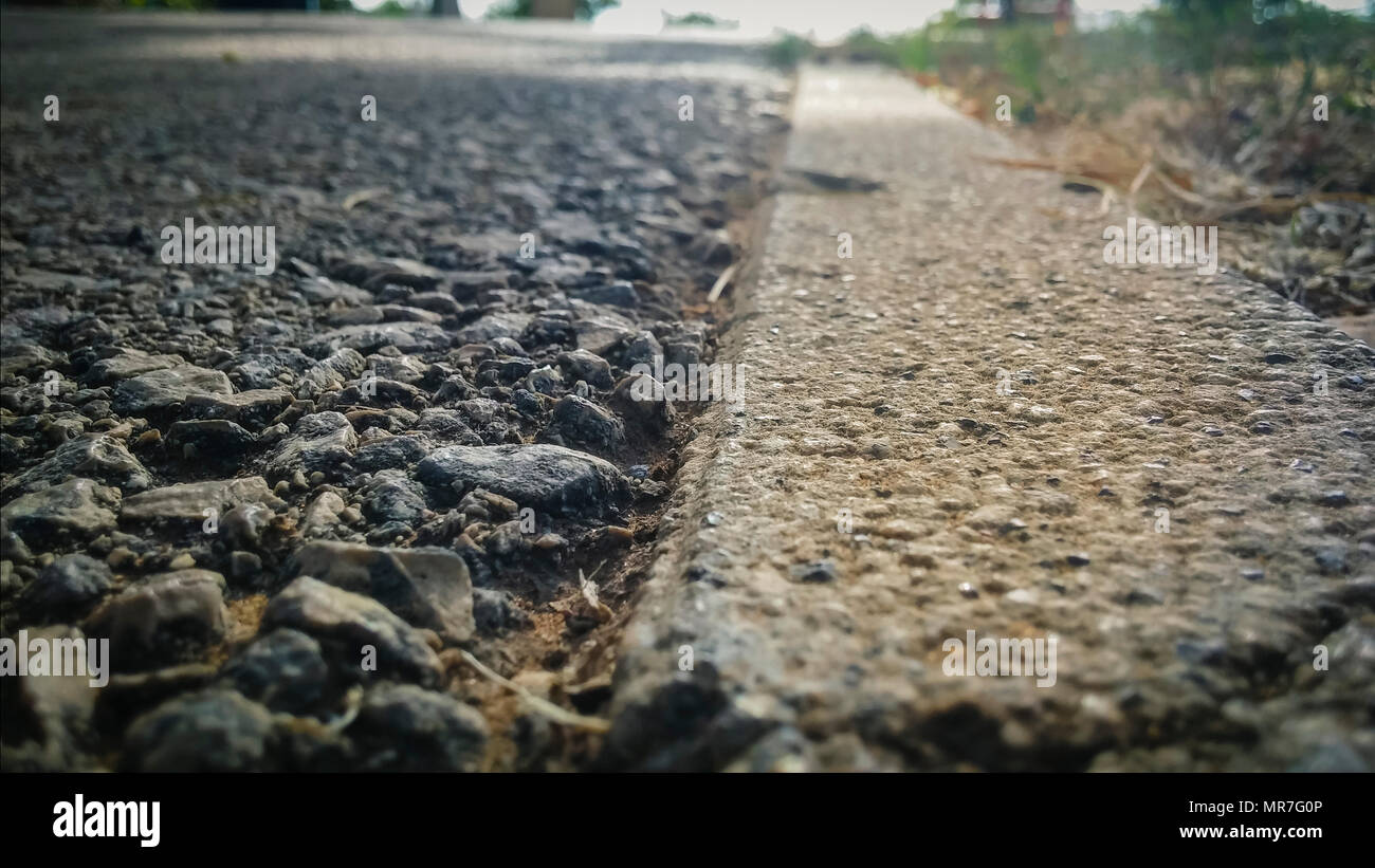 Low angle sidewalk grass hi-res stock photography and images - Alamy