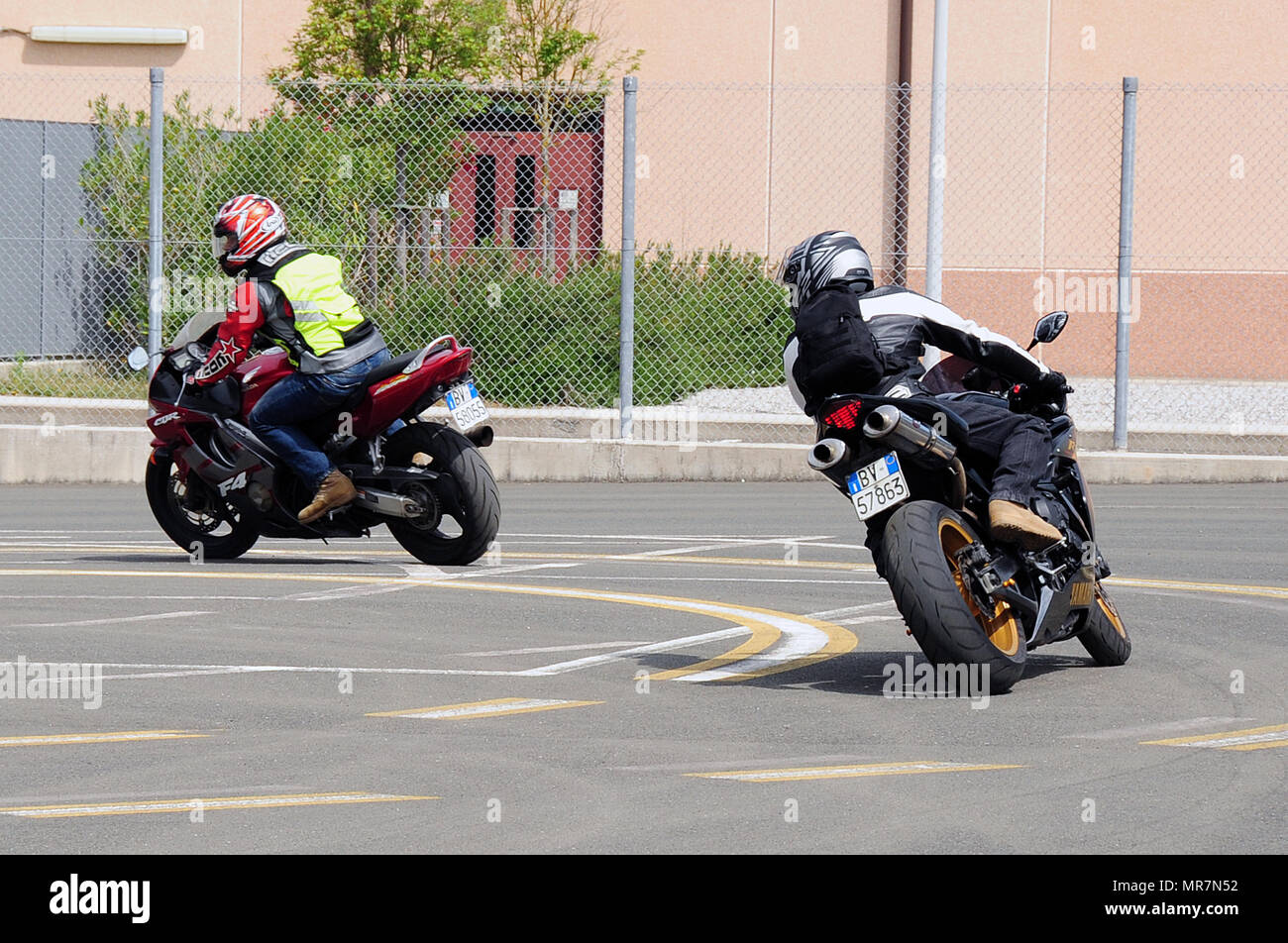 motorcycle driving lessons near me