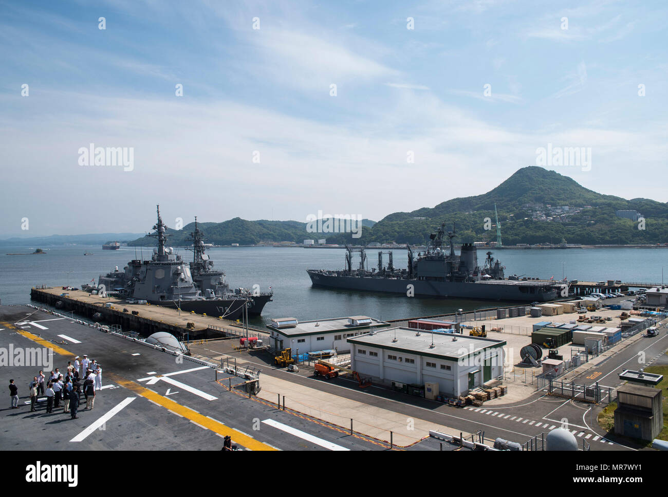 USS Bonhomme Richard (LHD 6) is a Wasp-class amphibious assault ship of ...