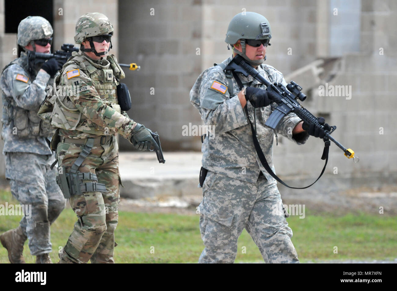 Members of 2120th Engineer Company, 120th Engineer Battalion, 90th ...