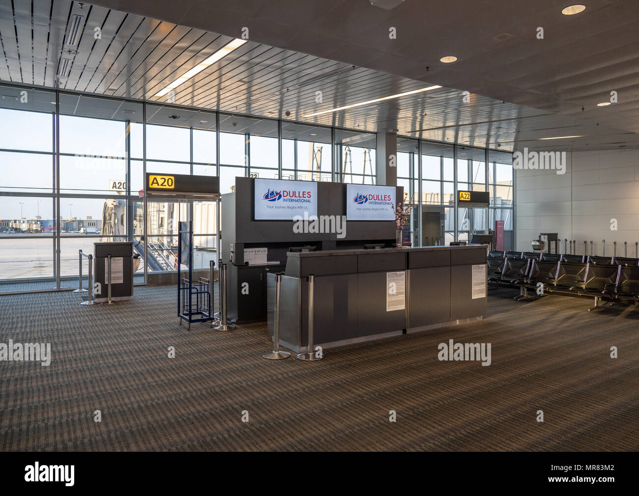 Dulles airport interior hires stock photography and images Alamy
