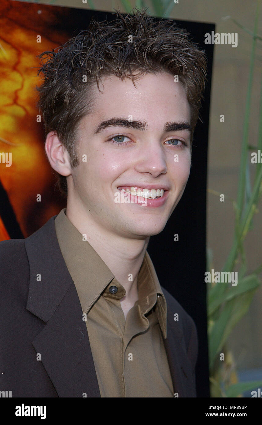 Drew Tyler Bell arriving at the ' Jeepers Creeper 2 Premiere ' at the Egyptian Theatre in Los Angeles. August 25, 2003.TylerBellDrew90 Red Carpet Event, Vertical, USA, Film Industry, Celebrities,  Photography, Bestof, Arts Culture and Entertainment, Topix Celebrities fashion /  Vertical, Best of, Event in Hollywood Life - California,  Red Carpet and backstage, USA, Film Industry, Celebrities,  movie celebrities, TV celebrities, Music celebrities, Photography, Bestof, Arts Culture and Entertainment,  Topix, headshot, vertical, one person,, from the year , 2003, inquiry tsuni@Gamma-USA.com Stock Photo