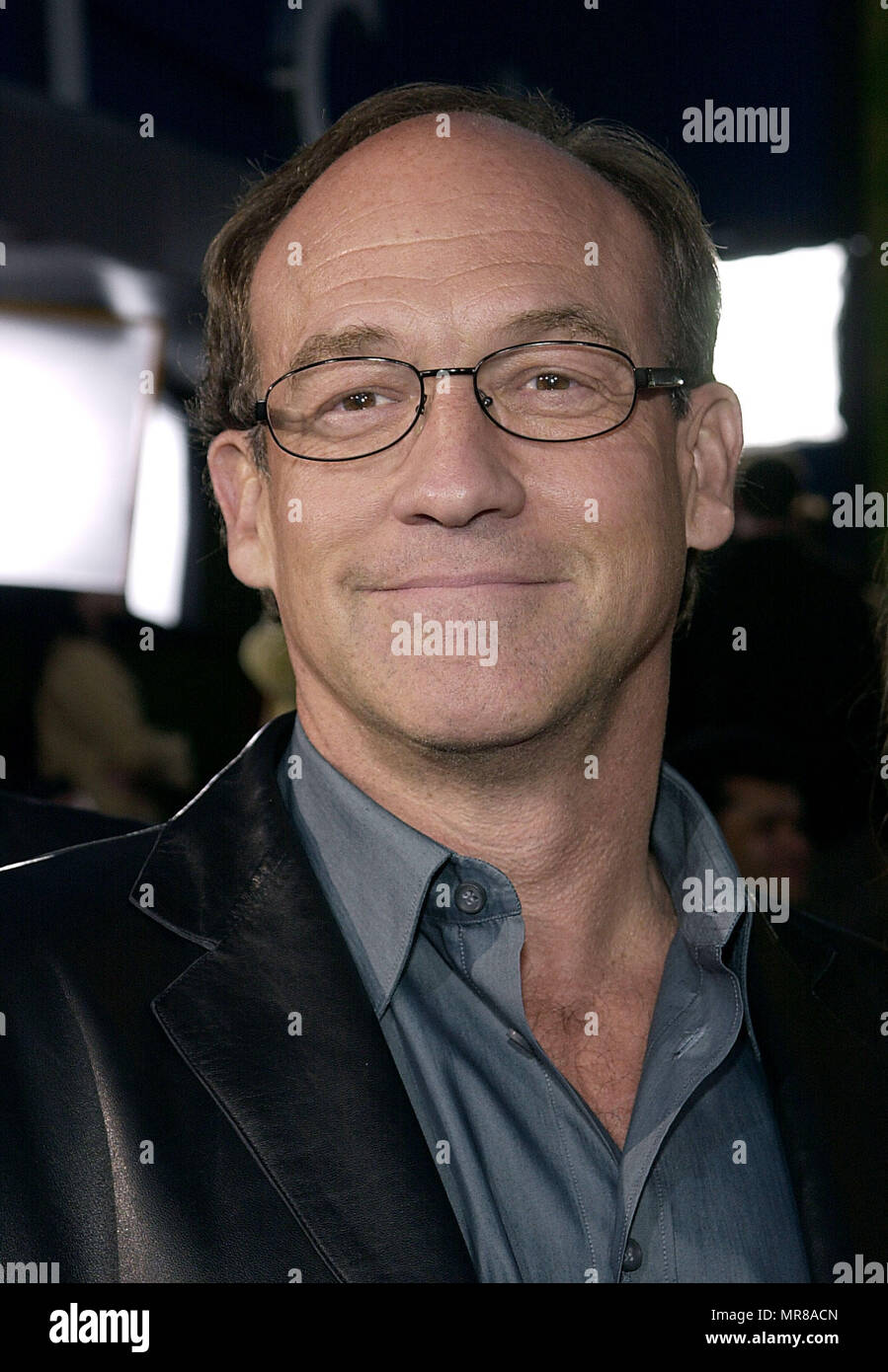The director Chuck Russell arriving at the premiere of Scorpion King at the Universal Amphitheatre in Los angeles. April 17, 2002.RussellChuck director30 Red Carpet Event, Vertical, USA, Film Industry, Celebrities,  Photography, Bestof, Arts Culture and Entertainment, Topix Celebrities fashion /  Vertical, Best of, Event in Hollywood Life - California,  Red Carpet and backstage, USA, Film Industry, Celebrities,  movie celebrities, TV celebrities, Music celebrities, Photography, Bestof, Arts Culture and Entertainment,  Topix, headshot, vertical, one person,, from the year , 2002, inquiry tsuni@ Stock Photo