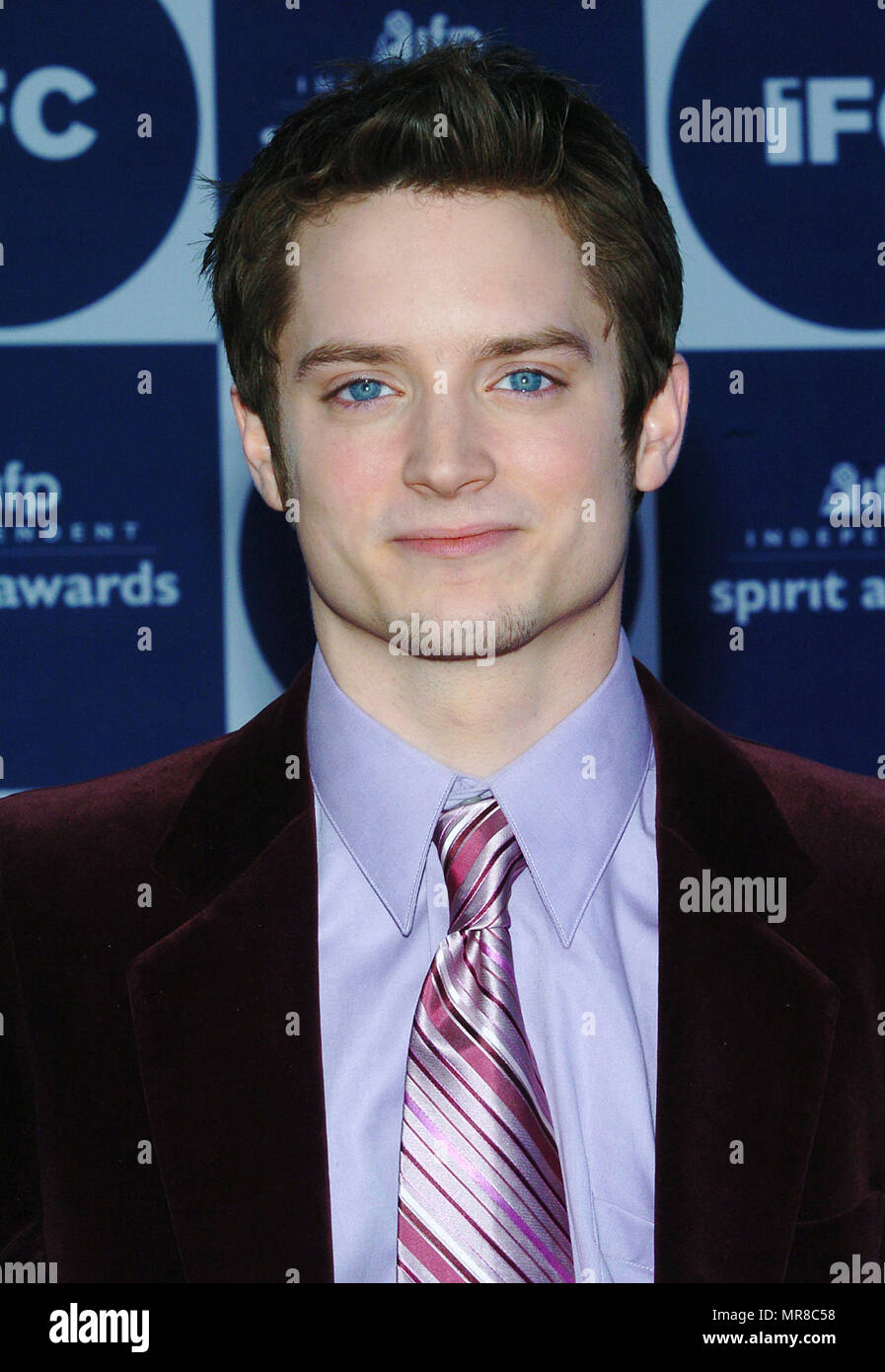 Elijah Wood arriving at the 2004 Independent Spirit Awards in Santa Monica,  Los Angeles. February 28, 2004.WoodElijah036 Red Carpet Event, Vertical,  USA, Film Industry, Celebrities, Photography, Bestof, Arts Culture and  Entertainment, Topix