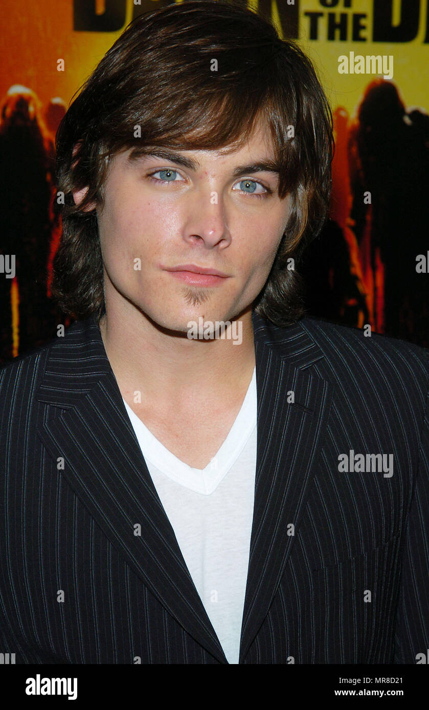 Kevin Zegers arriving at the Dawn of the Dead Premiere at the Beverly Center in Los Angeles. March 10, 2004.ZegersKevin042 Red Carpet Event, Vertical, USA, Film Industry, Celebrities,  Photography, Bestof, Arts Culture and Entertainment, Topix Celebrities fashion /  Vertical, Best of, Event in Hollywood Life - California,  Red Carpet and backstage, USA, Film Industry, Celebrities,  movie celebrities, TV celebrities, Music celebrities, Photography, Bestof, Arts Culture and Entertainment,  Topix, headshot, vertical, one person,, from the year , 2003, inquiry tsuni@Gamma-USA.com Stock Photo