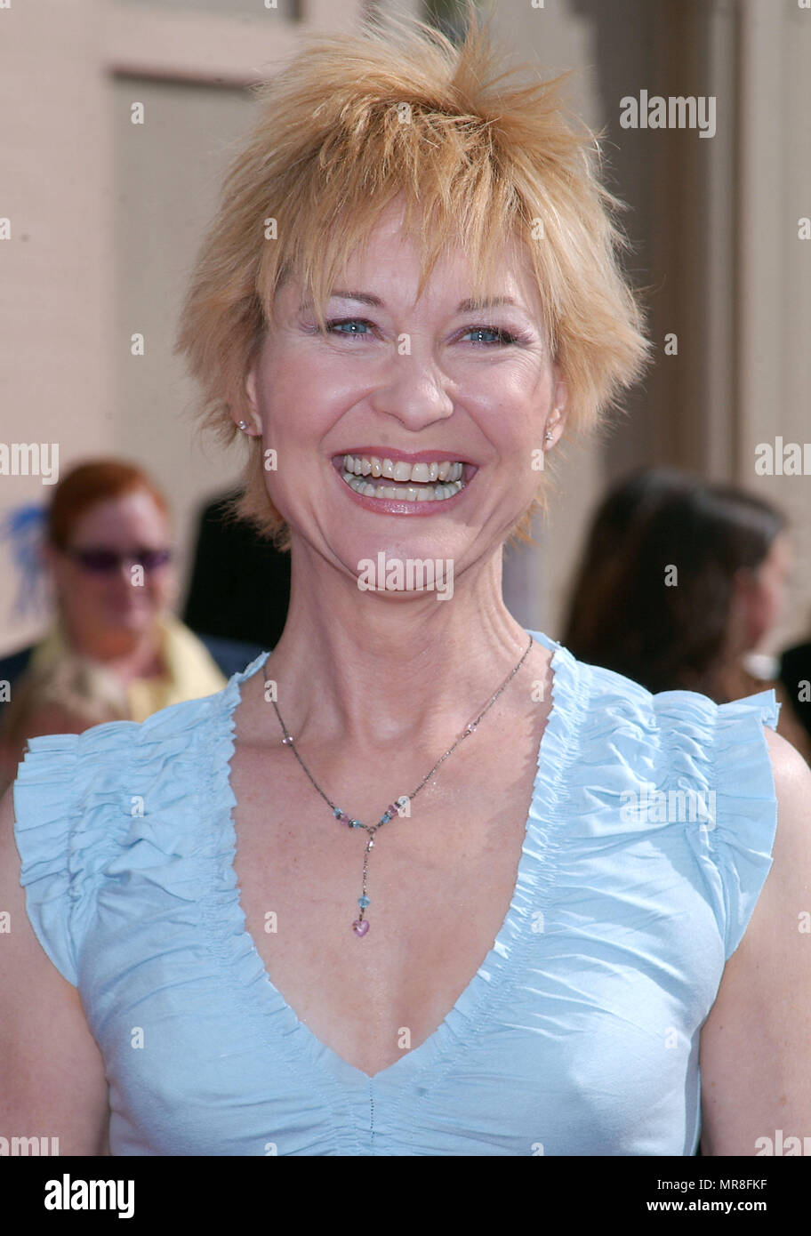 Dee Wallace Stone arriving at the 20th anniversary of the premiere of E.T. The Extra Terrestrial at the Shrine Auditorium in Los Angeles. March 16, 2002. WallaceStone_Dee10 Red Carpet Event, Vertical, USA, Film Industry, Celebrities,  Photography, Bestof, Arts Culture and Entertainment, Topix Celebrities fashion /  Vertical, Best of, Event in Hollywood Life - California,  Red Carpet and backstage, USA, Film Industry, Celebrities,  movie celebrities, TV celebrities, Music celebrities, Photography, Bestof, Arts Culture and Entertainment,  Topix, headshot, vertical, one person,, from the year , 2 Stock Photo