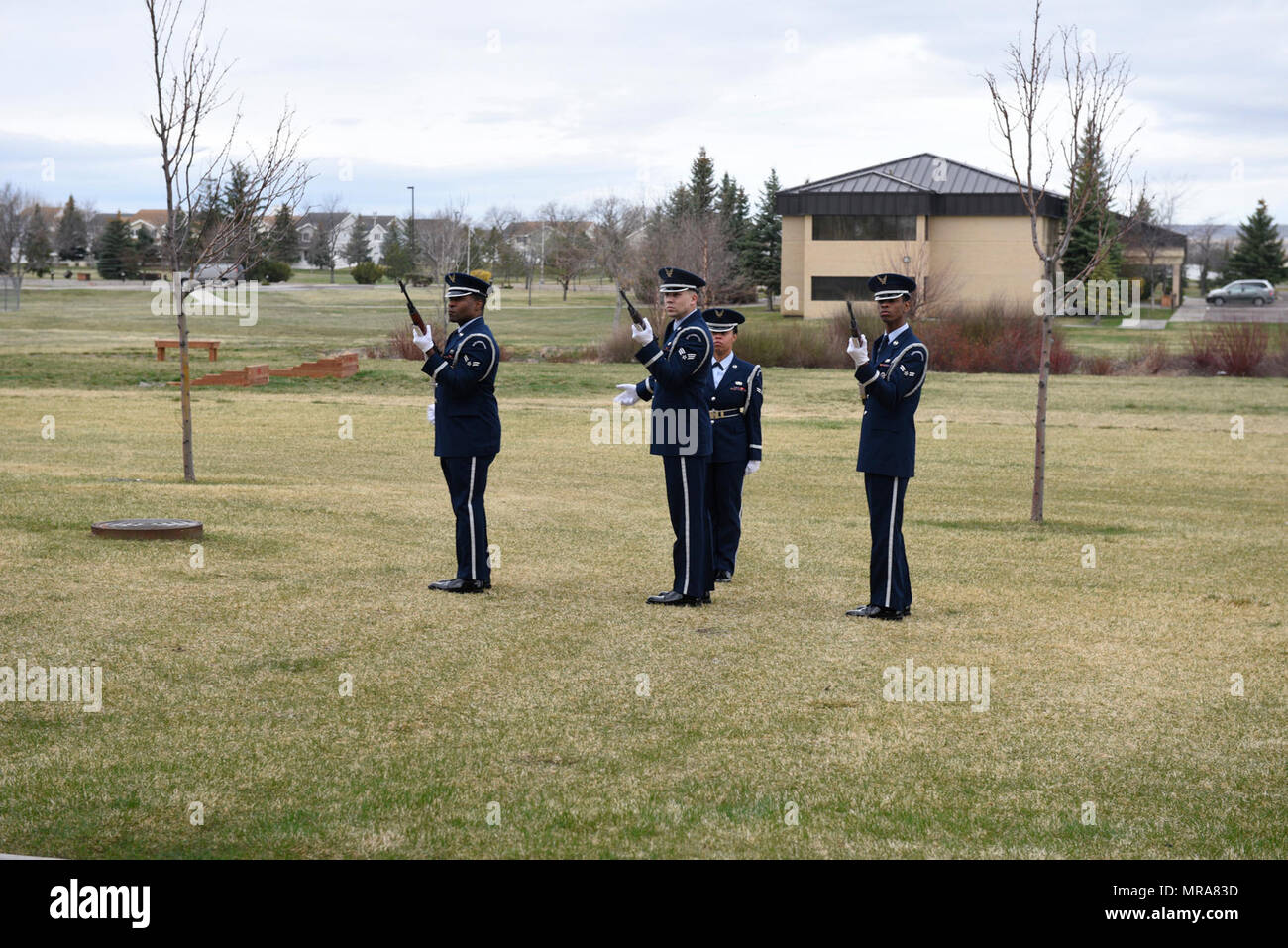 Military funeral 21 gun salute hi-res stock photography and images - Alamy
