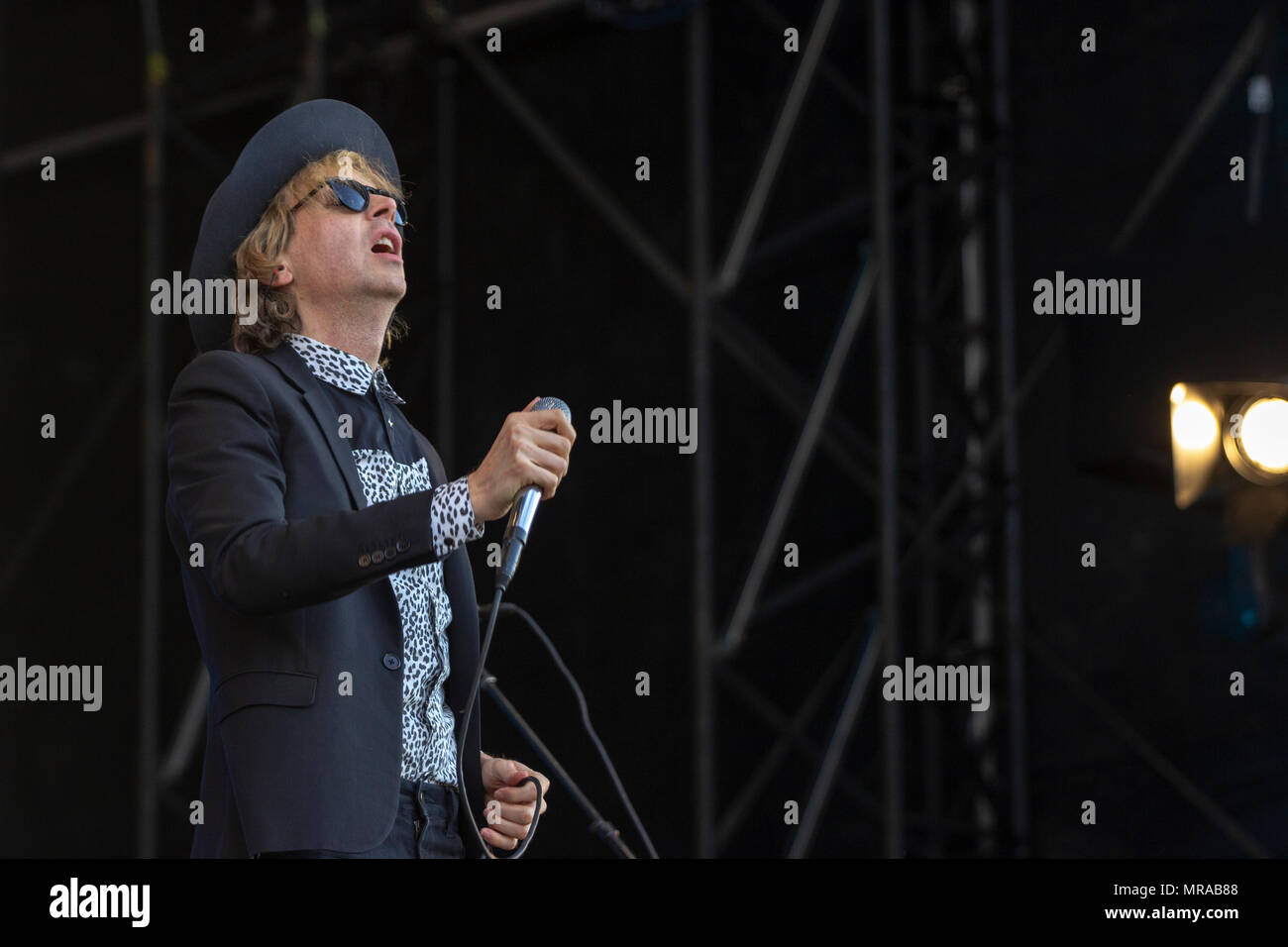 London, UK, 25 May 2018. Beck Hansen, known professionally as Beck, is an American singer, songwriter, rapper, record producer, and multi-instrumentalist. He is mostly known for his musical composition, as well as a palette of sonic genres. Credit: Darron Mark/Alamy Live News Stock Photo