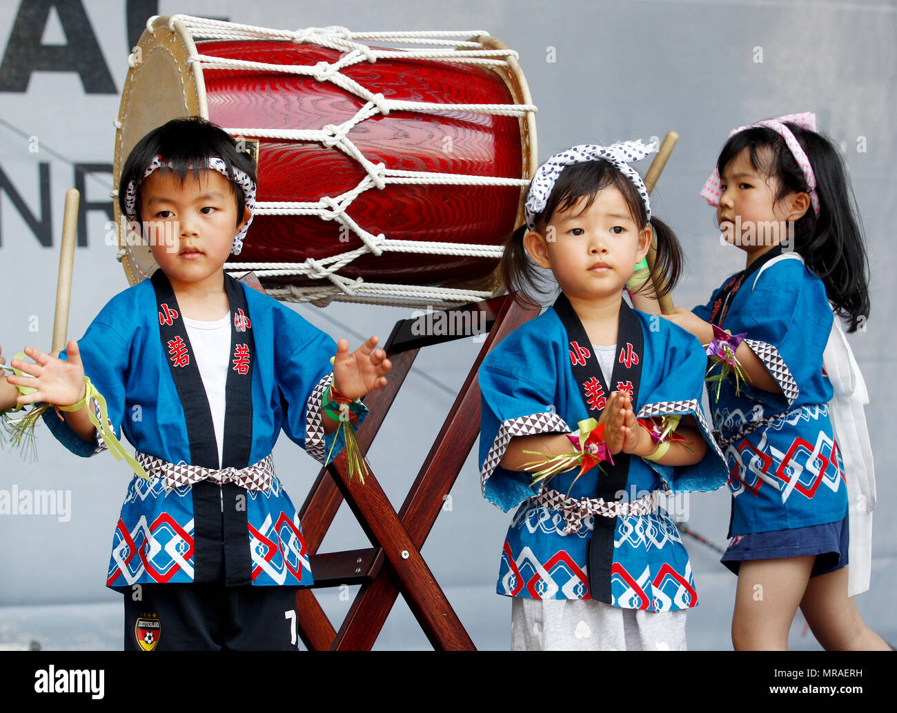 Duesseldorf, Germany, 26 May 2018,  Children from a Japanese kindergarden perform a drum dance at the 17th Japan Day festivities. With its 7000 members, Duesseldorf's Japanese community is the third largest in Europe. Photo: Roland Weihrauch/dpa Stock Photo