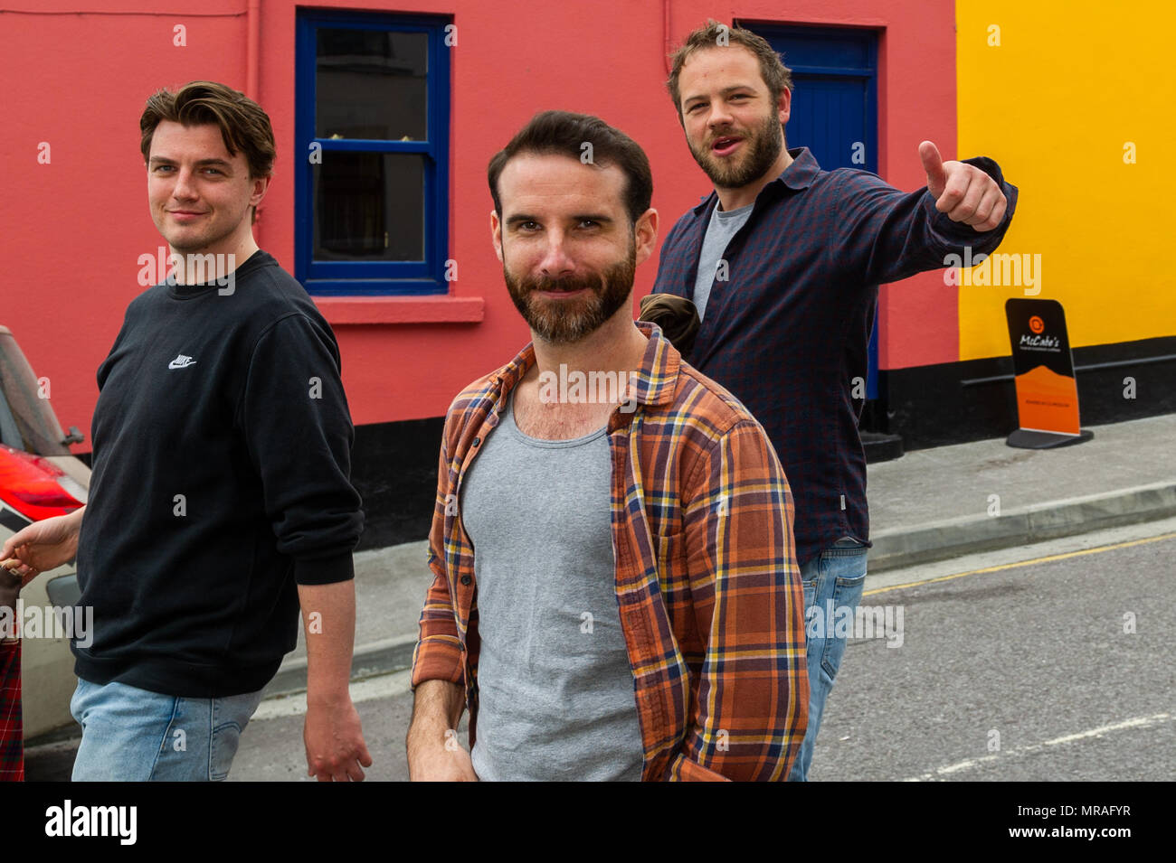 Schull, Ireland. 26th May, 2018. Actor Moe Dunford (thumb up) is picured in Schull during the Fastnet Film Festival. Credit: AG News/Alamy Live News. Stock Photo