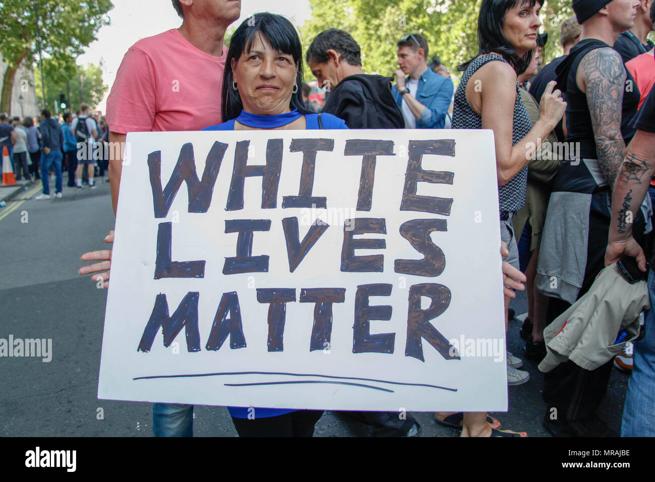 London, UK, 26 May 2018. A White Lives Matter protester at the demonstration to free Tommy Robinson Credit: Alex Cavendish/Alamy Live News Stock Photo