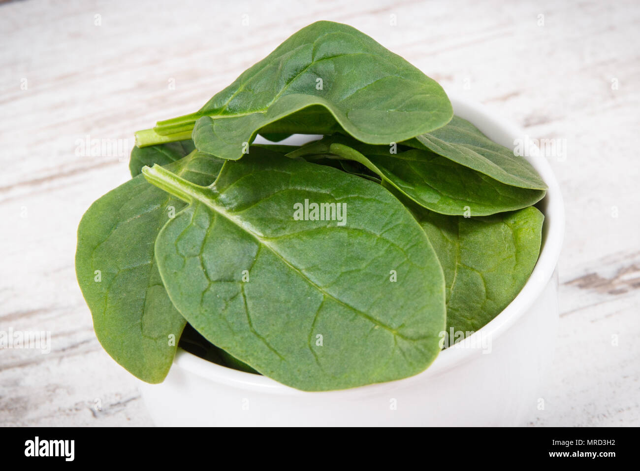 Fresh green spinach as source dietary fiber, natural vitamins and