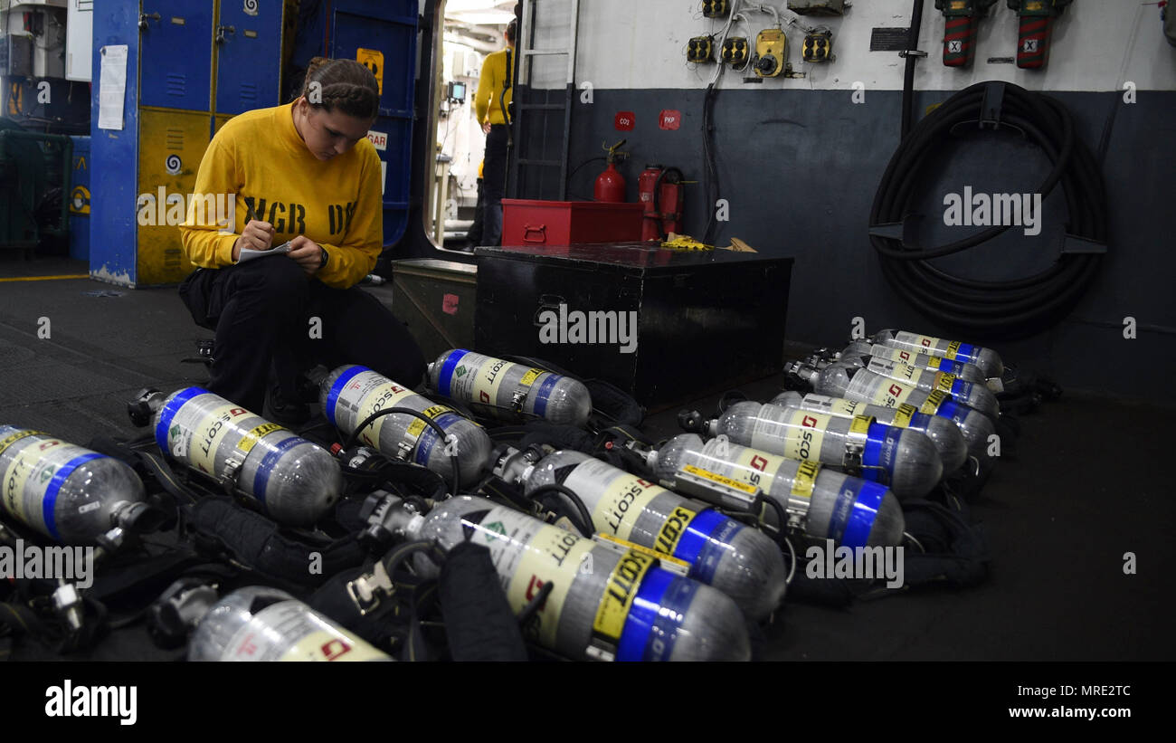 170605NQN175019 ATLANTIC OCEAN (June 5, 2017) Aviation Boatswain's