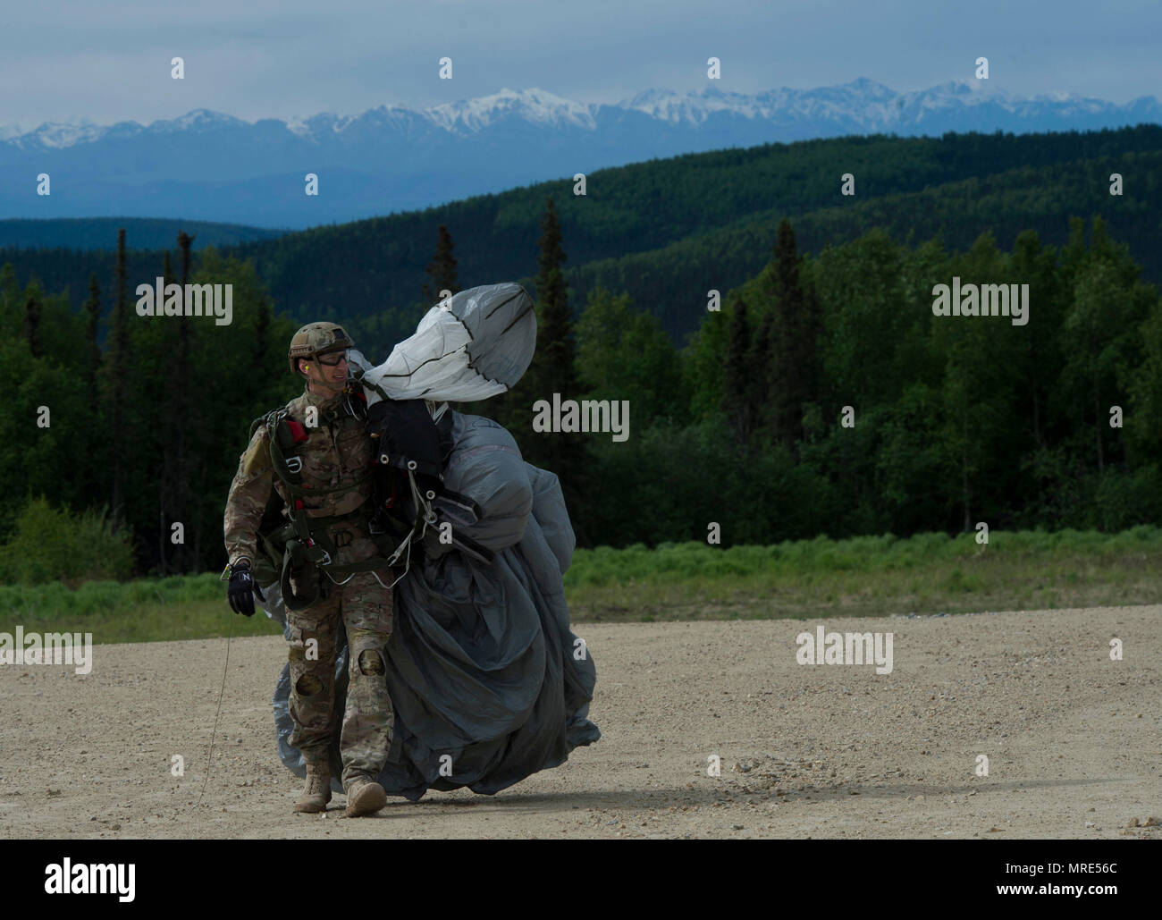 A U.S. Air Force Tactical Air Control Party member from the 116th Air ...