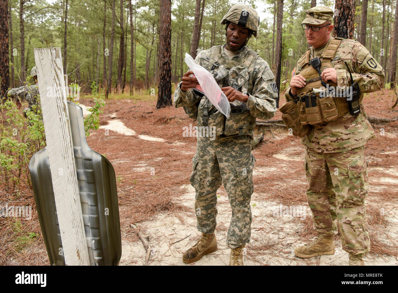 U.S. Army National Guard Soldiers attending the Basic Leaders Course ...