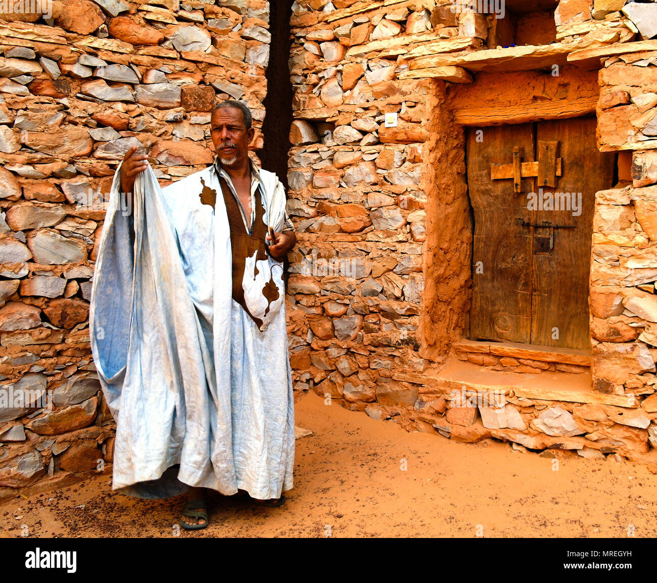 Portrait of mauritanian man in national costume boubou or derraa - 10.11.2012 Chinguetti, Mauritania Stock Photo