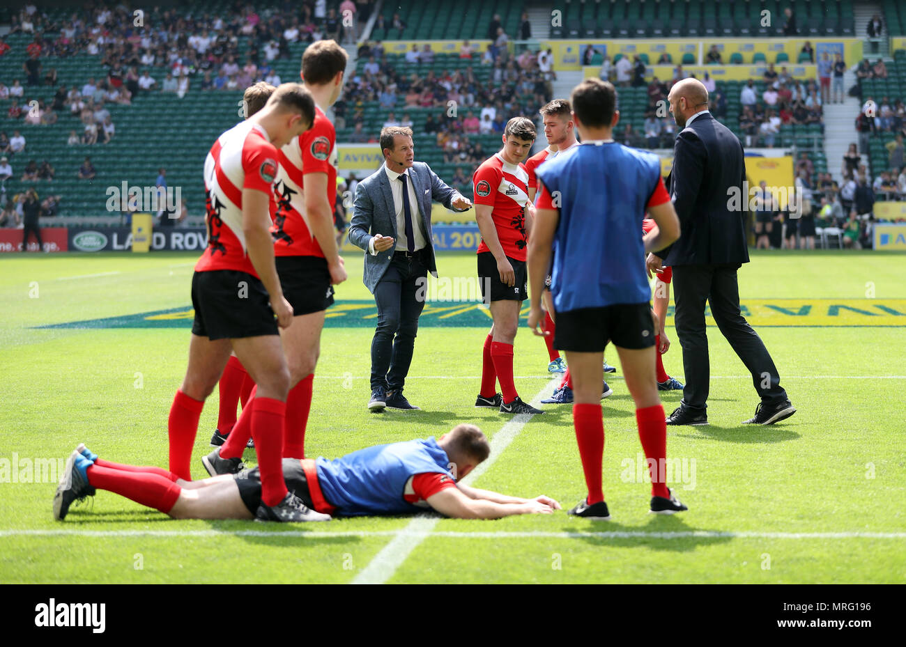 BT Sport pundits Austin Healey and Ben Kay give a rugby demonstration