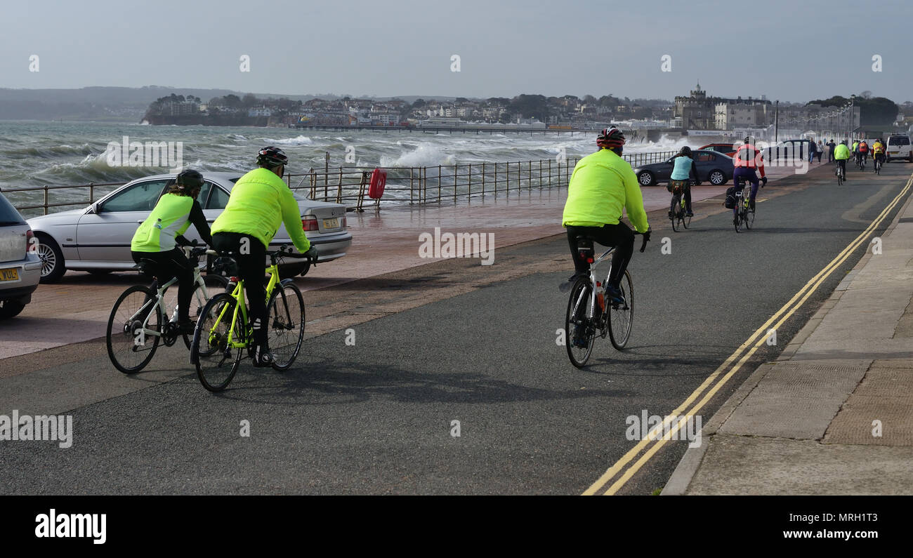Hi vis high visibility jackets hi-res stock photography and images - Alamy
