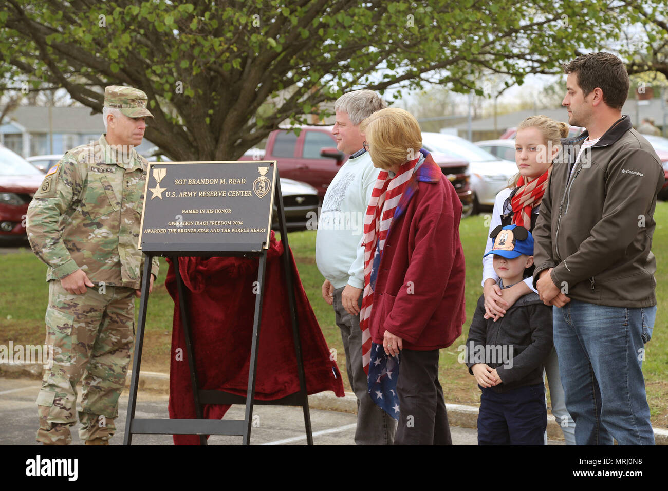 Maj Gen Arlan DeBlieck Un Veils The Plaque That Dedicates Sgt 