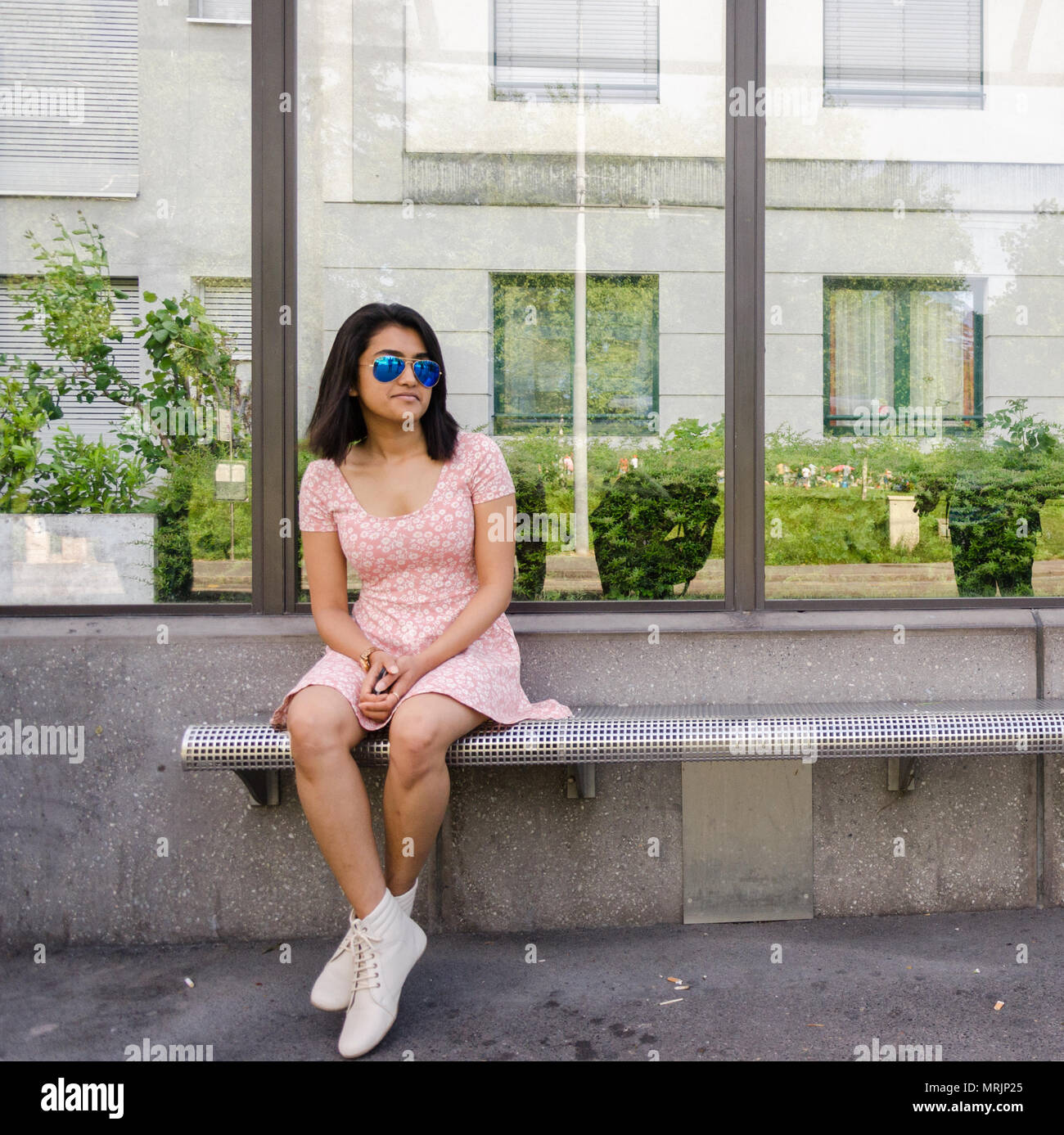 Pin by ♡Shital♡ on (Àlàsmîñ)❤️Siddneet | Fashion blogger poses, One piece  dress, Girl poses