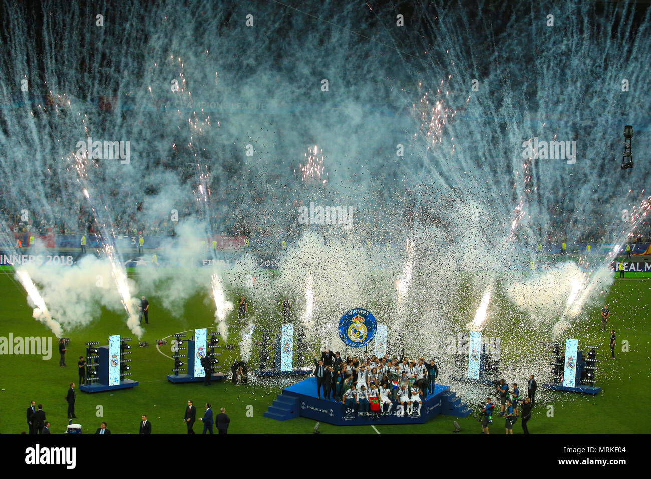 Real Madrid players celebrate with the trophy after winning the UEFA ...