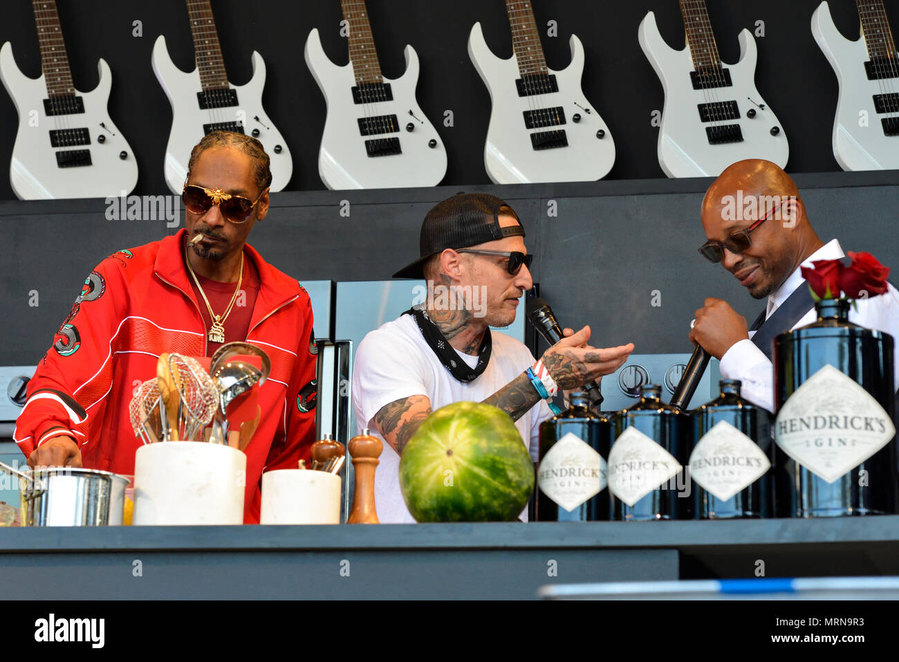 Napa, California, May 26, 2018, Snoop Dogg, Michael Voltaggio and Warren G on the Williams and Sonoma Culinary Stage at the 2018 BottleRock Festival in Napa California, Credit: Ken Howard/Alamy Live News Stock Photo