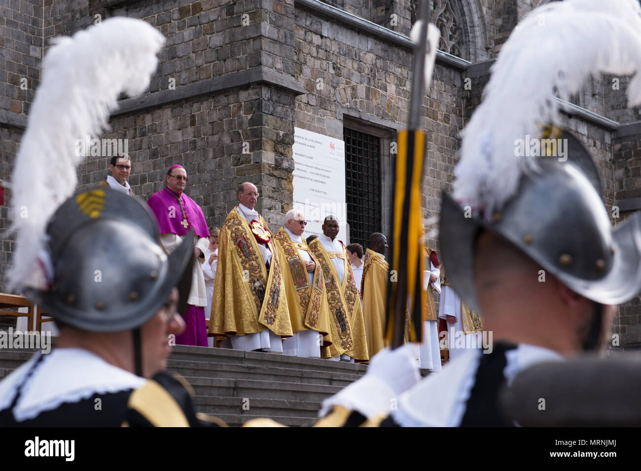 Mons, Belgium. 27th May, 2018. Clergy of Catholic Church greets participants of Procession of Car D’Or during Ducasse celebrations on May 27, 2018 in Mons, Belgium Credit: Skyfish/Alamy Live News Credit: Skyfish/Alamy Live News Stock Photo