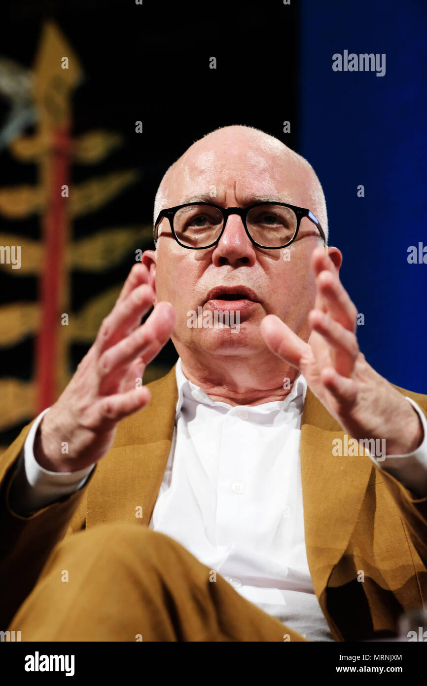 Hay Festival, Hay on Wye, UK - May 2018 - Michael Wolff the journalist and author on stage at the Hay Festival talking about his book Fire and Fury  - Inside the Trump White House - Photo Steven May / Alamy Live News Stock Photo