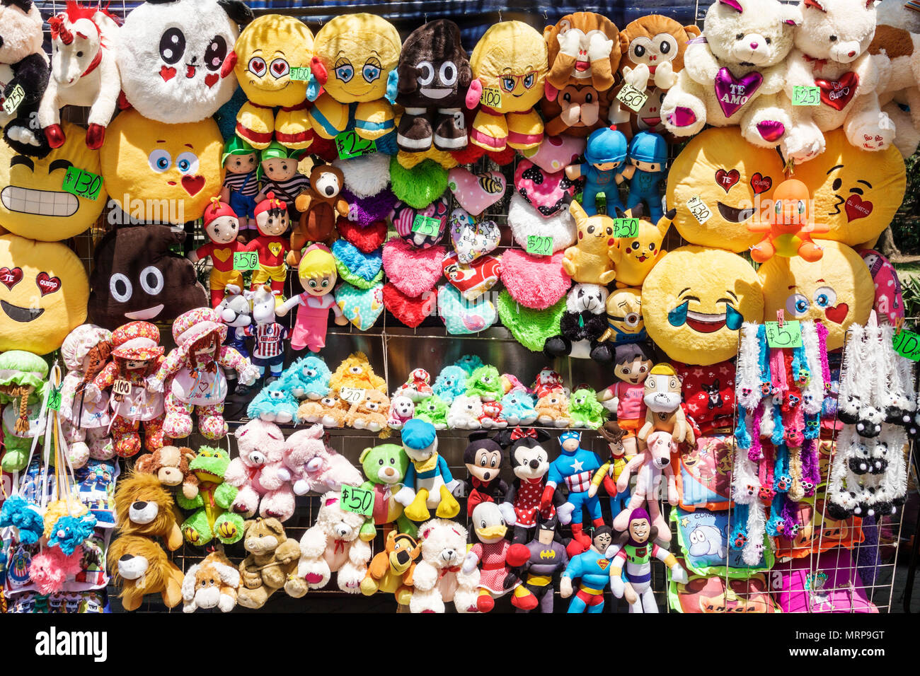 Forest stuffed animals hi-res stock photography and images - Alamy