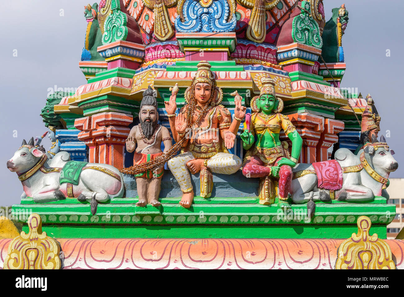 Detail of the top, Hindu deities with holy cows, Arulmigu Kapaleeswarar