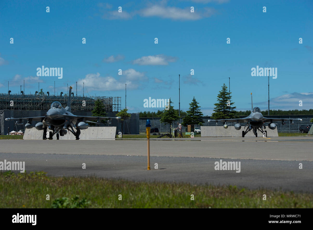 Family members of 35th Fighter Wing pilots welcome home their loved ...
