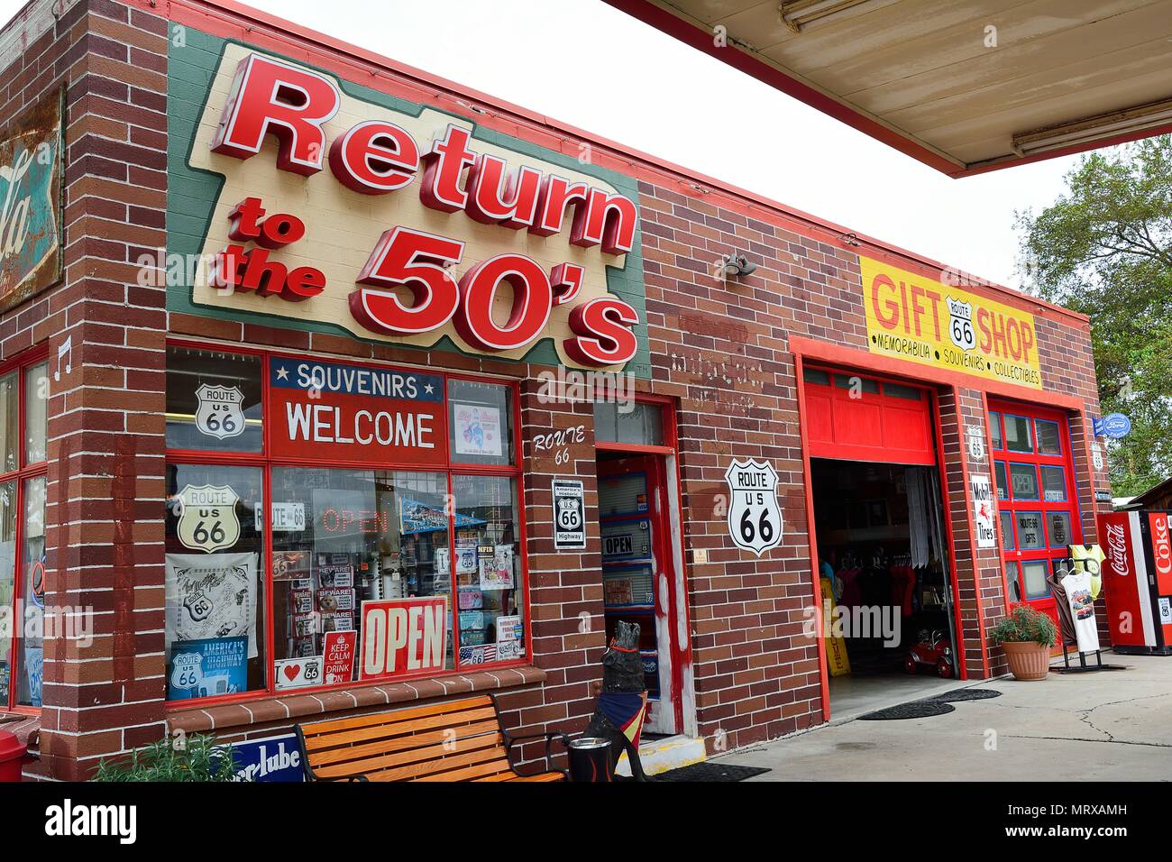 Seligman, AZ, USA - July 24, 2017: Beautiful Souvenir Shop In Seligman,  Arizona. Return to the 50 gift Shop on Route 66 Stock Photo - Alamy